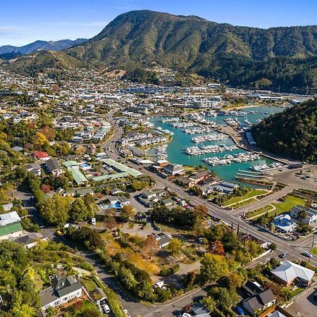 Tasman Holiday Parks Піктон Екстер'єр фото Aerial view of Akaroa