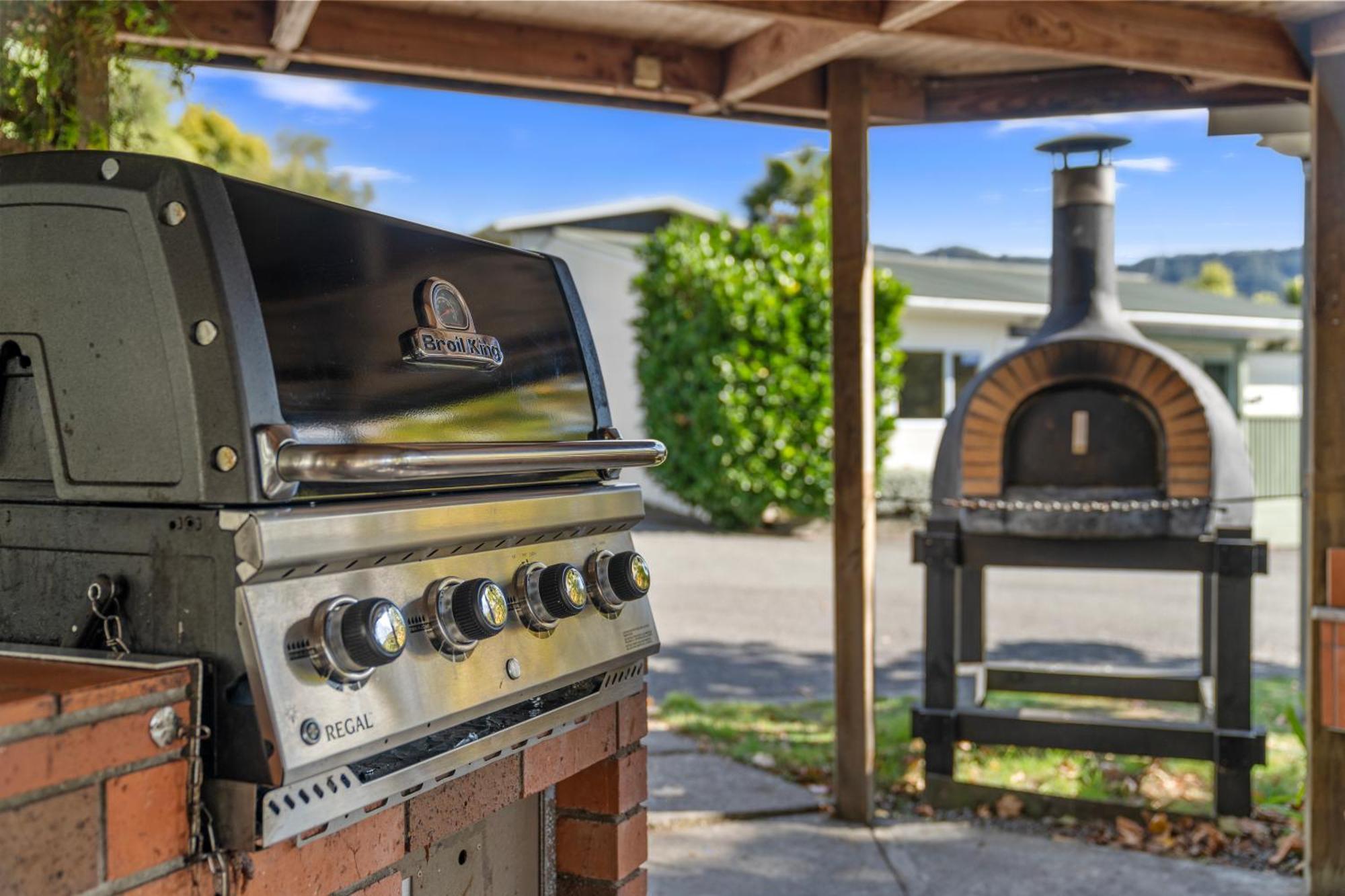 Tasman Holiday Parks Піктон Екстер'єр фото A gas grill