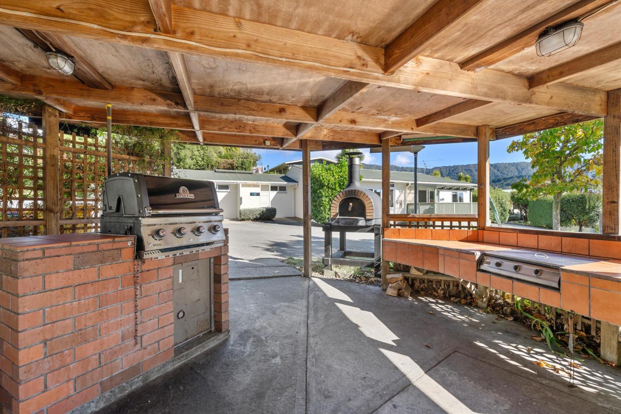 Tasman Holiday Parks Піктон Екстер'єр фото Outdoor kitchen at the 2019 San Diego Comic-Con