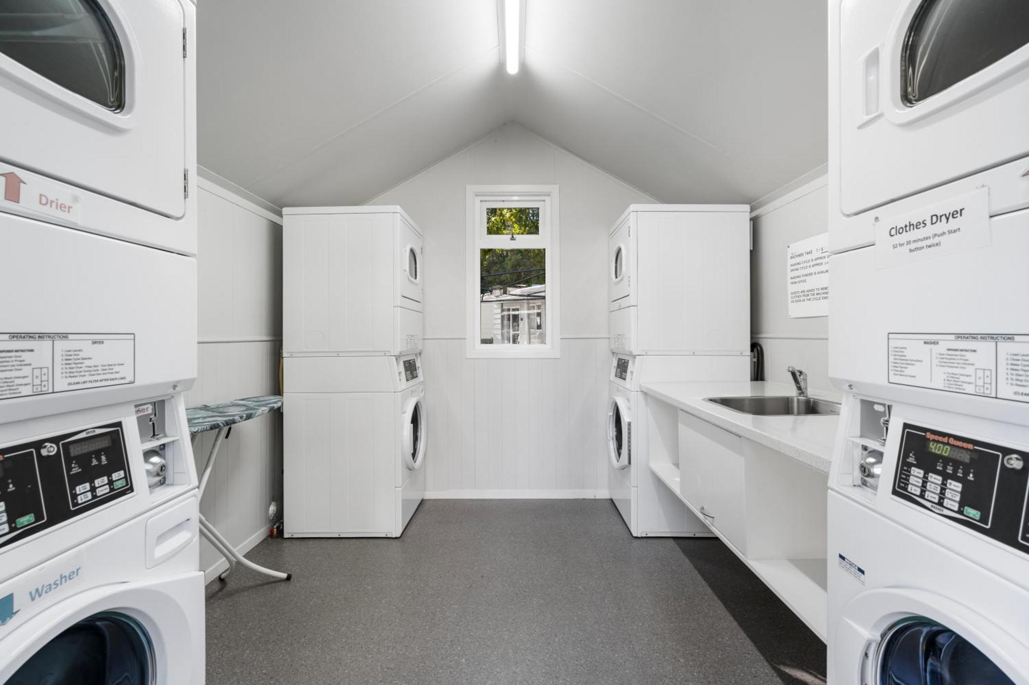 Tasman Holiday Parks Піктон Екстер'єр фото Laundry facilities at the University of Cambridge