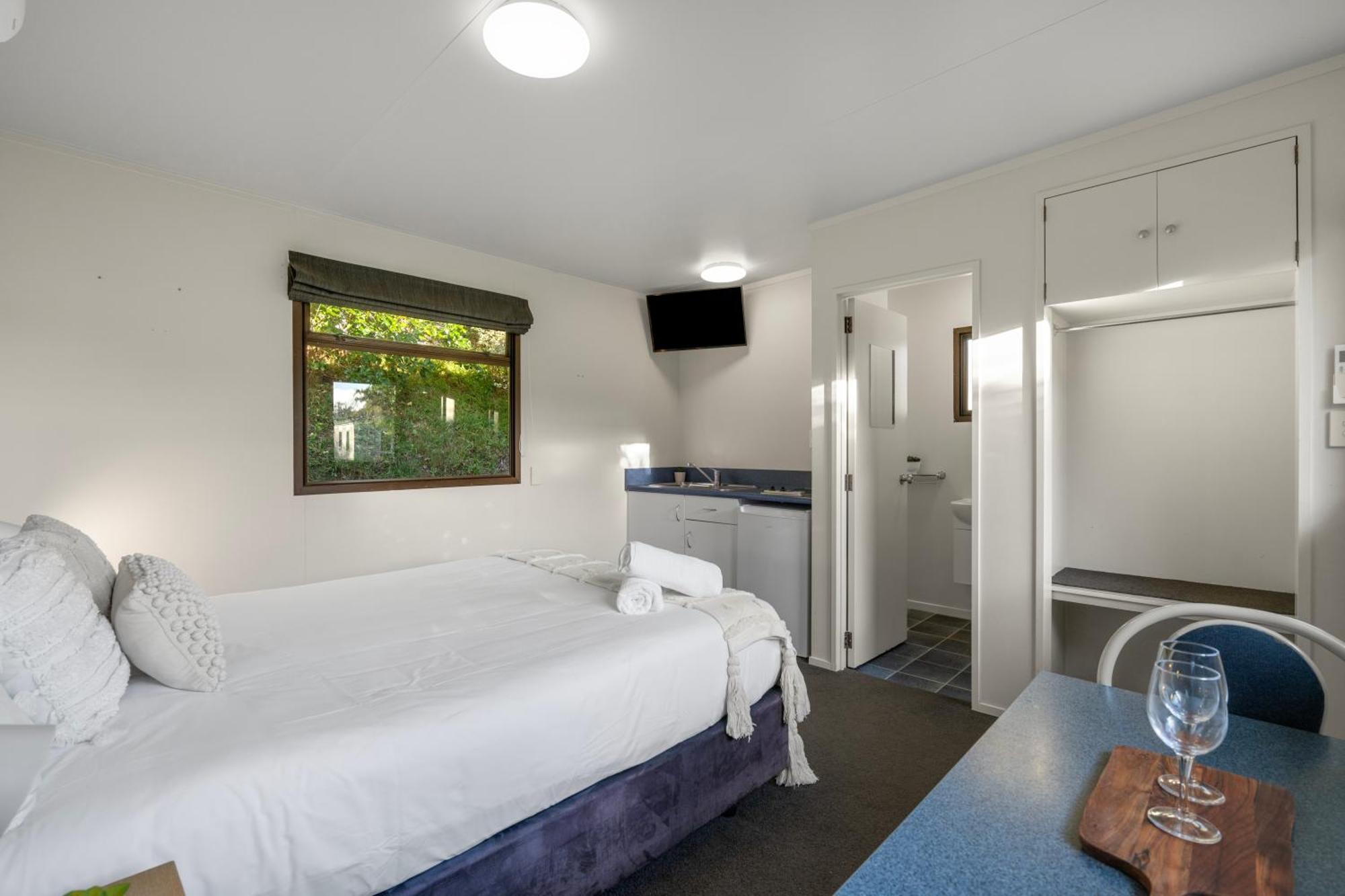 Tasman Holiday Parks Піктон Екстер'єр фото A studio apartment