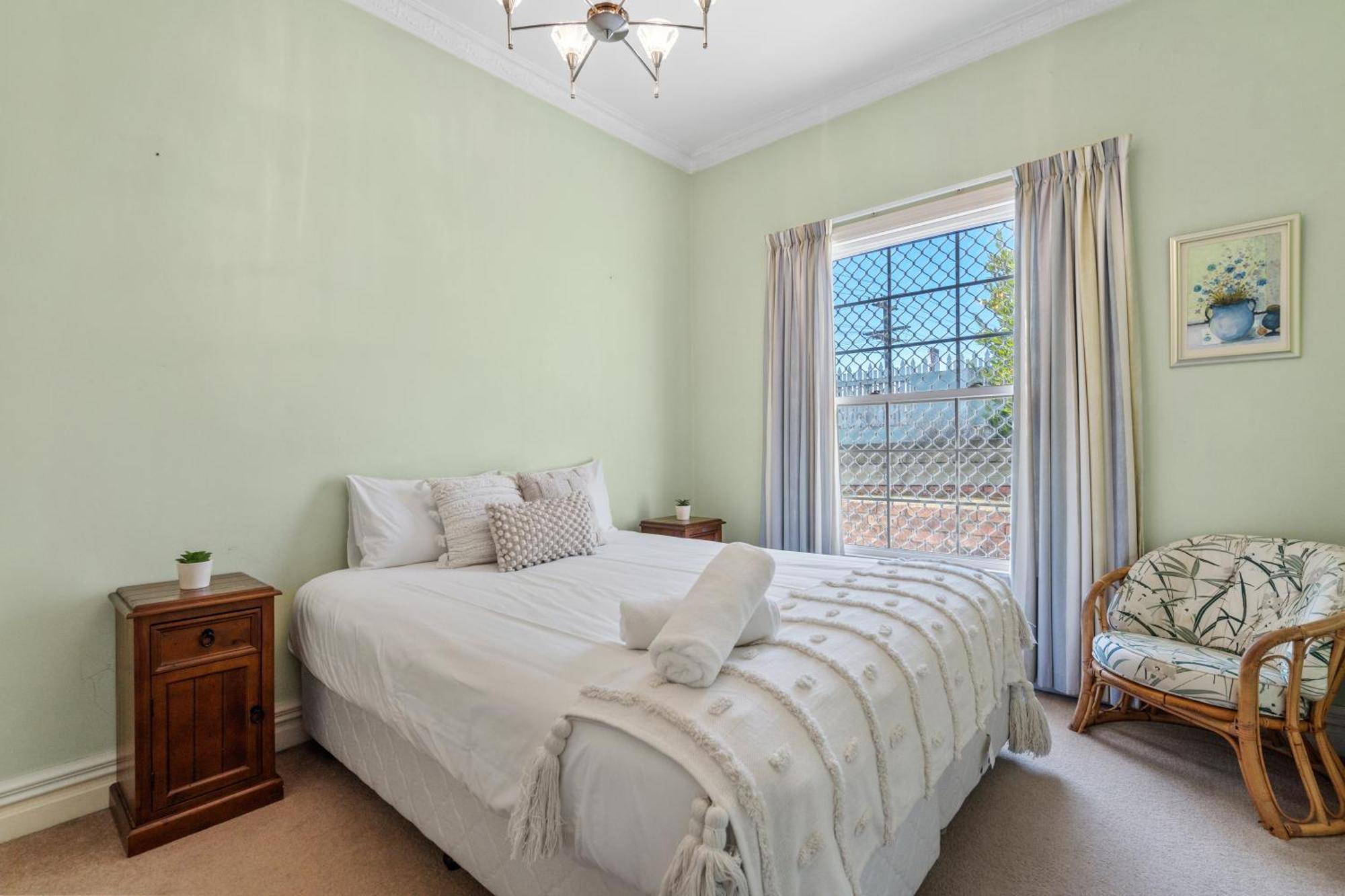 Tasman Holiday Parks Піктон Екстер'єр фото A bedroom