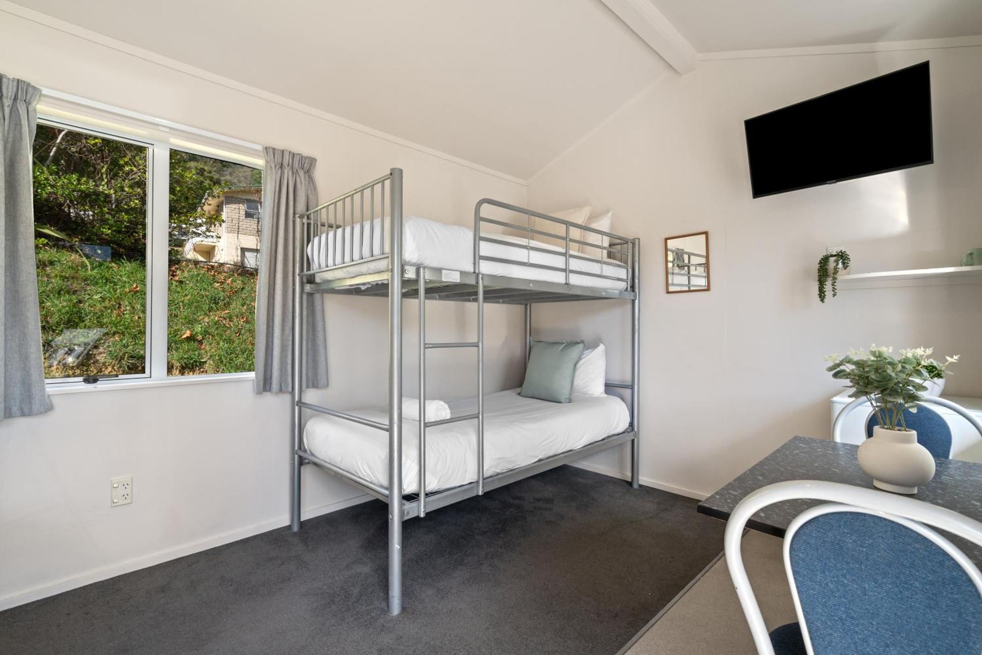 Tasman Holiday Parks Піктон Екстер'єр фото A bunk bed