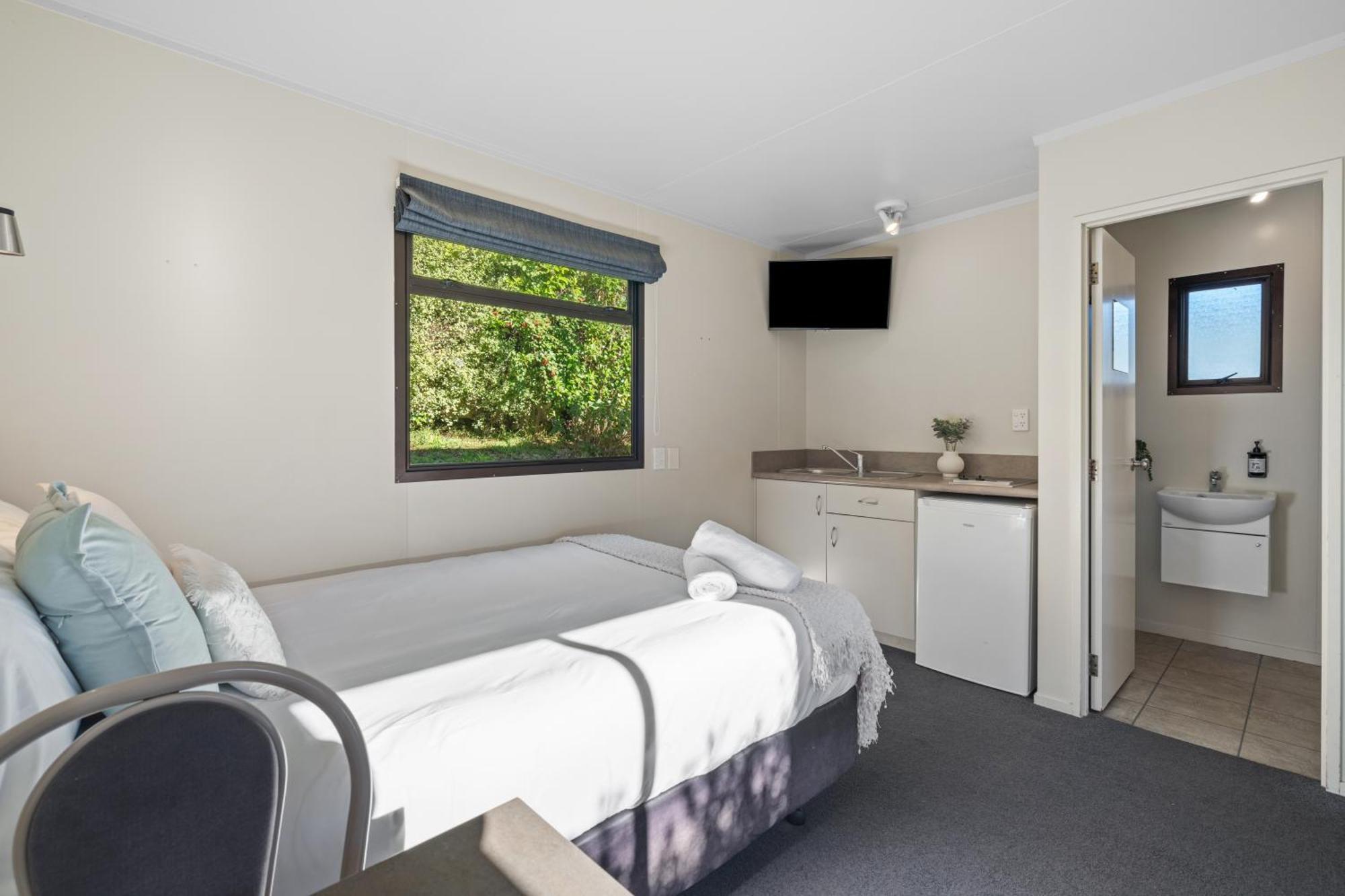 Tasman Holiday Parks Піктон Екстер'єр фото A studio apartment