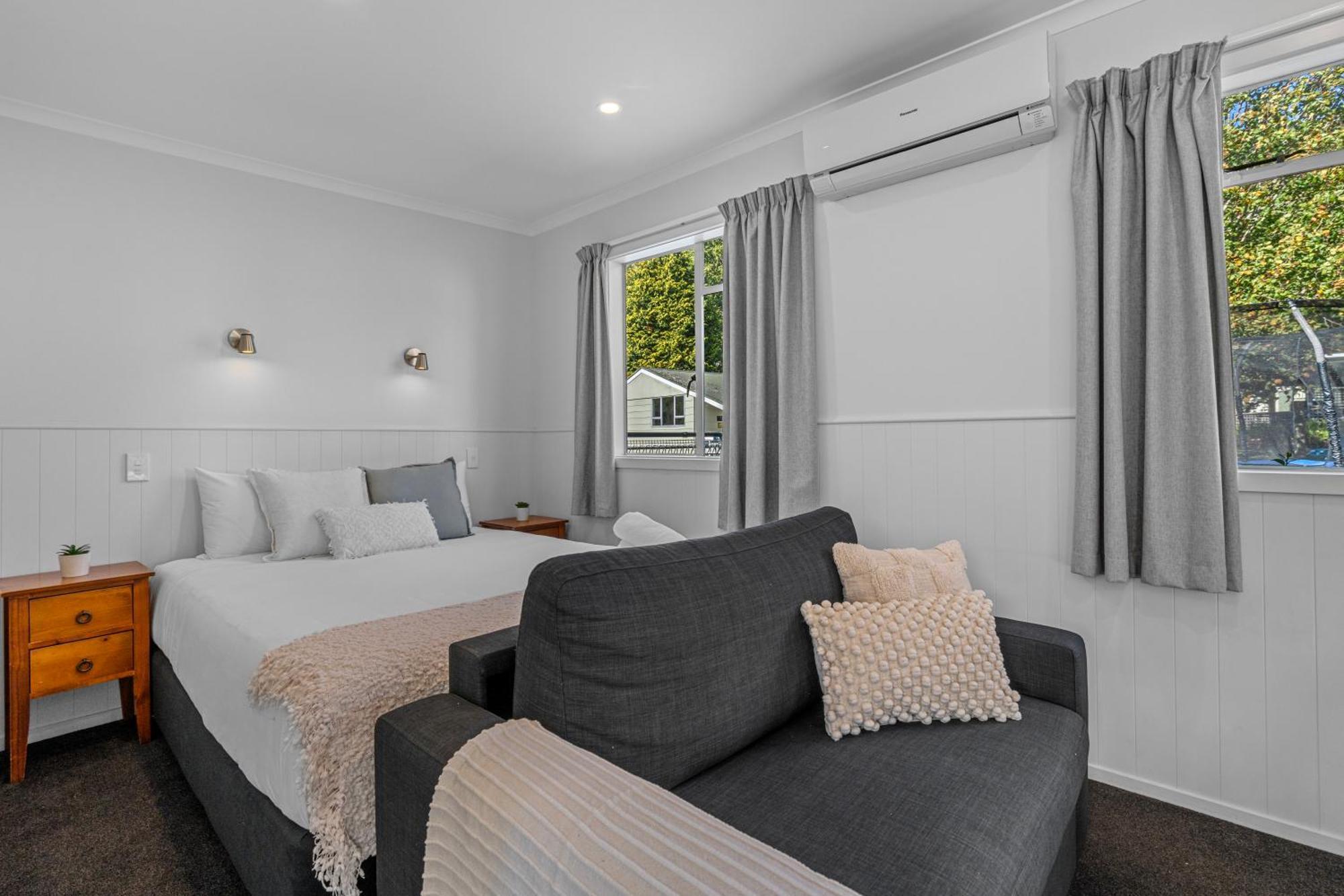 Tasman Holiday Parks Піктон Екстер'єр фото A bedroom at the hotel