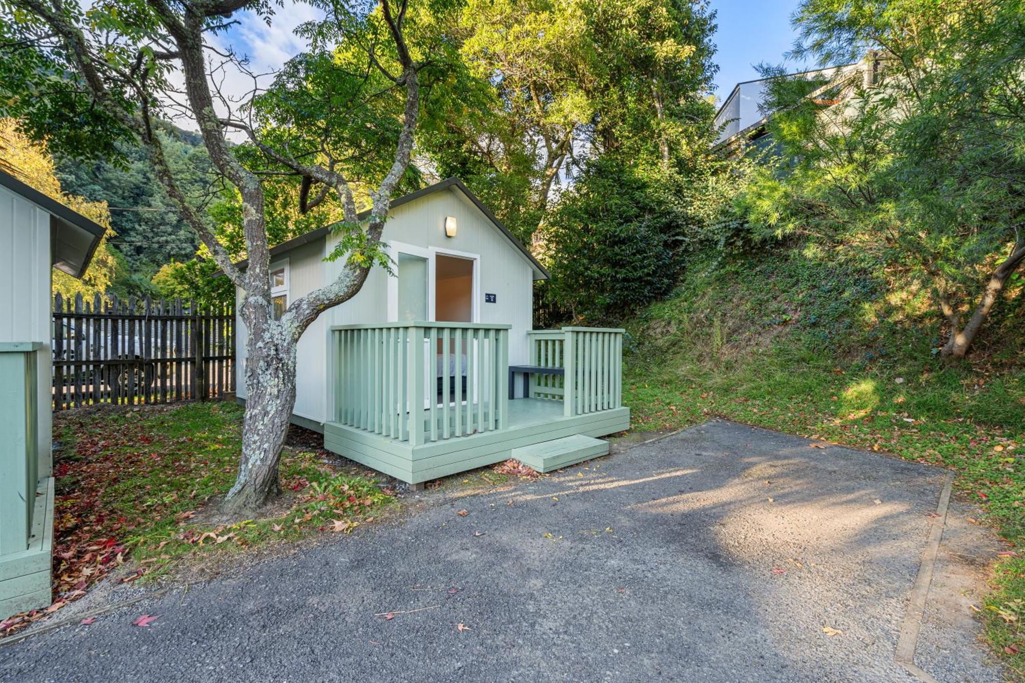Tasman Holiday Parks Піктон Екстер'єр фото The smallest house in the world