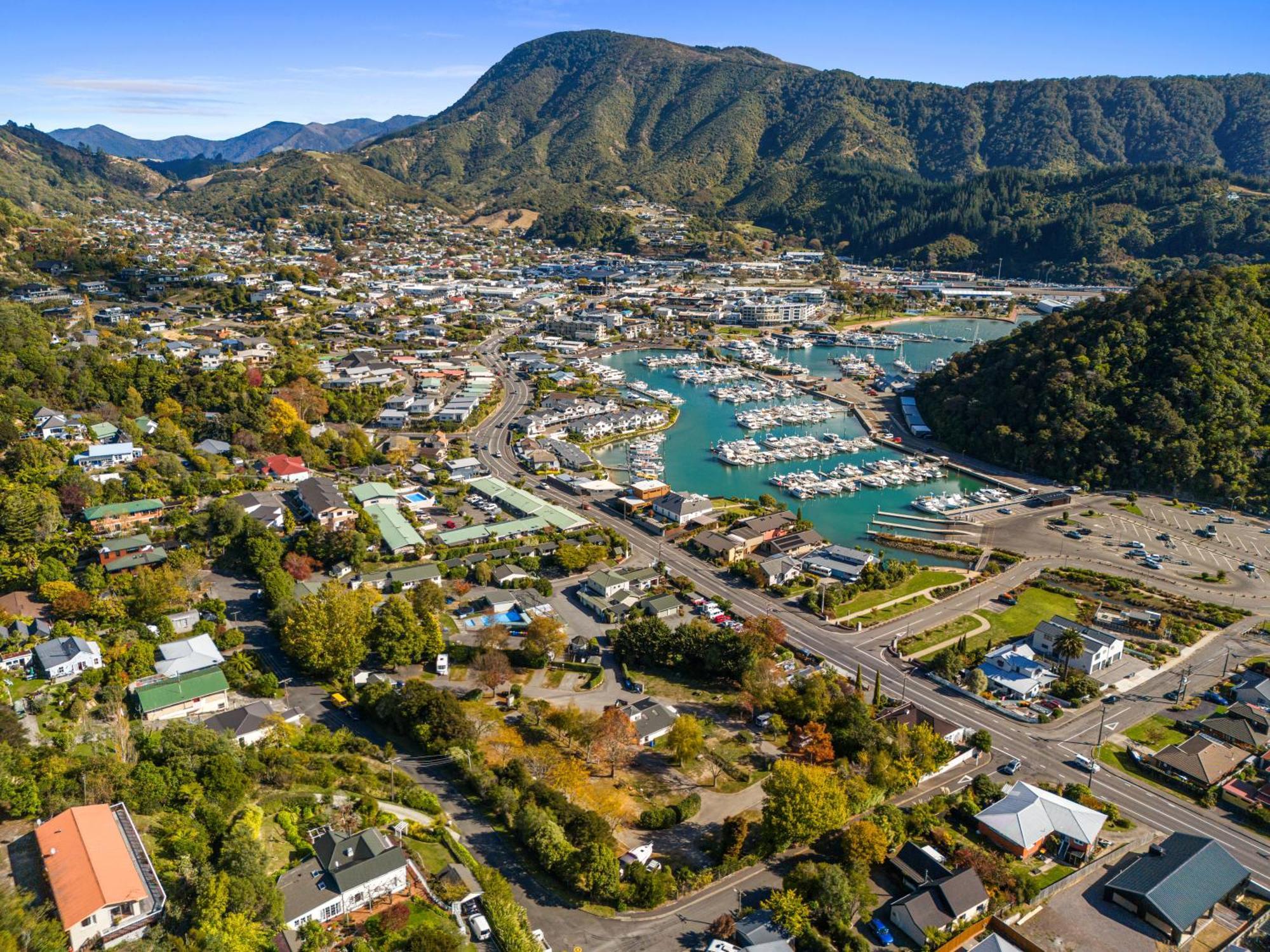 Tasman Holiday Parks Піктон Екстер'єр фото Aerial view of Akaroa